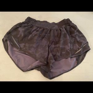 Lululemon Hotty Hot Short size 6